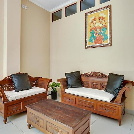 Oyo Flagship 90966 Moreno Homestay Legian Εξωτερικό φωτογραφία