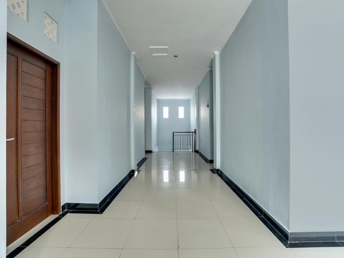 Oyo Flagship 90966 Moreno Homestay Legian Εξωτερικό φωτογραφία