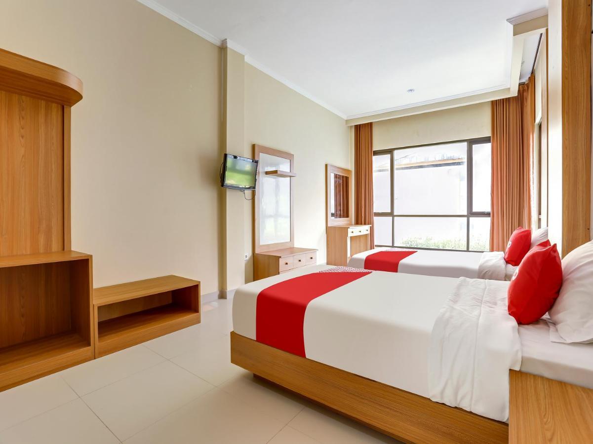 Oyo Flagship 90966 Moreno Homestay Legian Εξωτερικό φωτογραφία