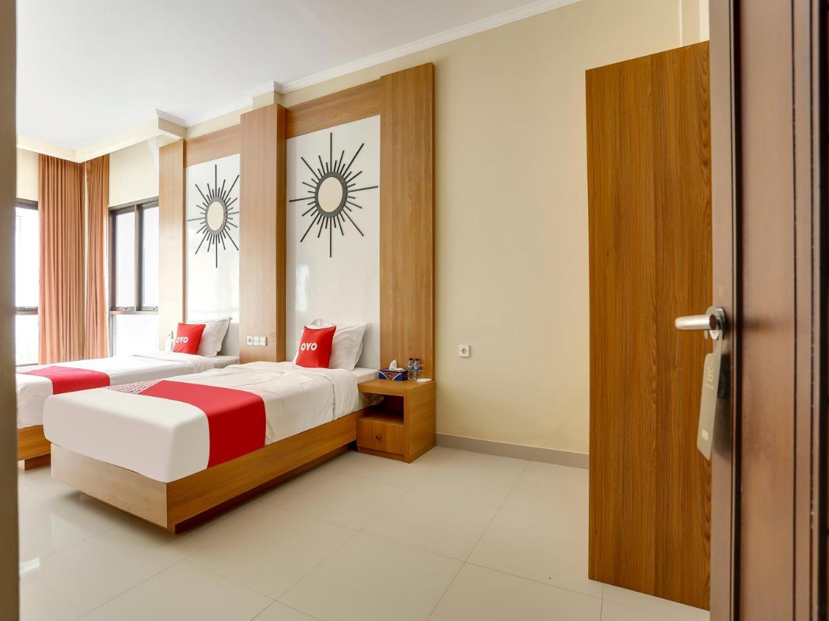 Oyo Flagship 90966 Moreno Homestay Legian Εξωτερικό φωτογραφία