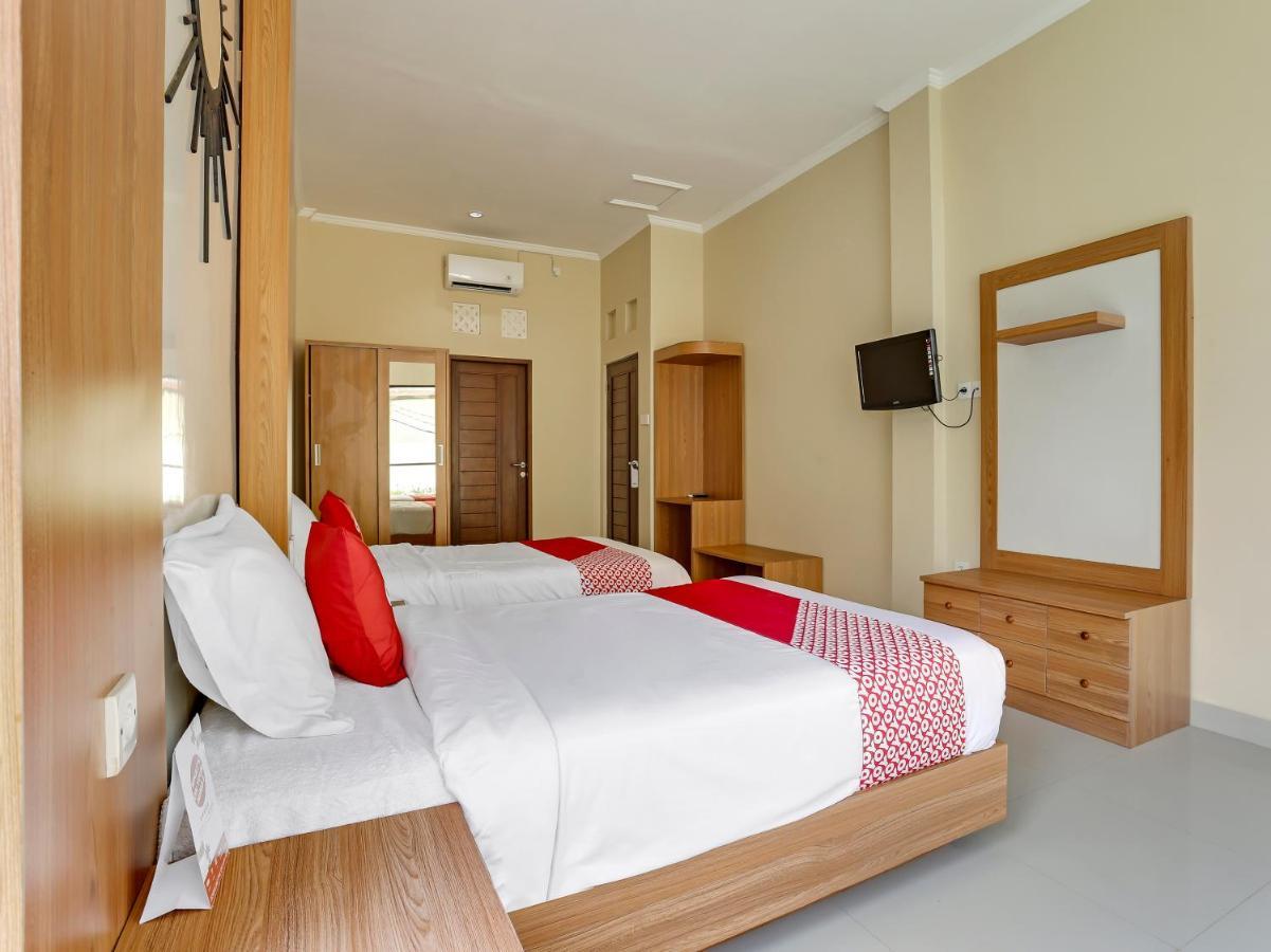 Oyo Flagship 90966 Moreno Homestay Legian Εξωτερικό φωτογραφία